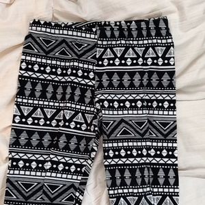 White and black patterned leggings